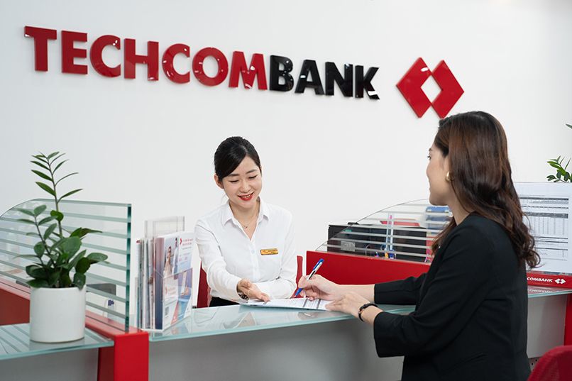 Nhân viên chăm sóc khách hàng Techcombank