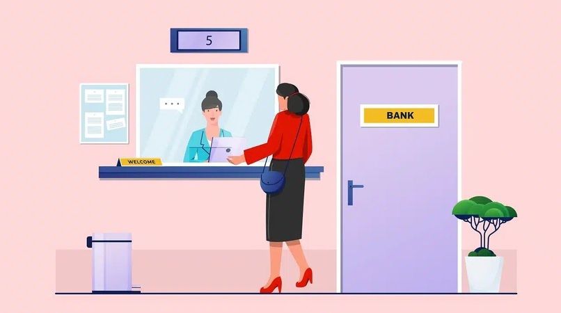 Khách hàng gửi tiết kiệm tại quầy.